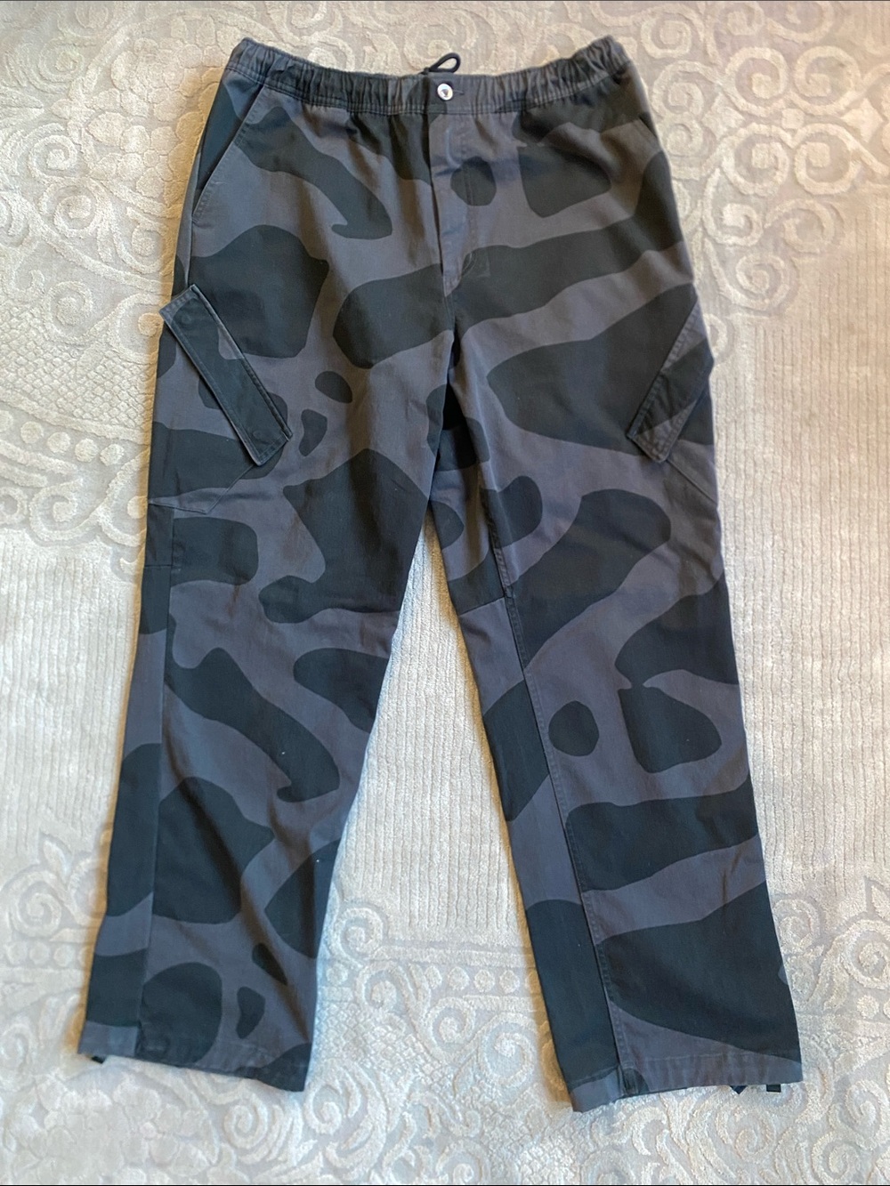 Jordan Essentials Men's Black & Gray Camouflage Cargo Pant Joggers Size: XL